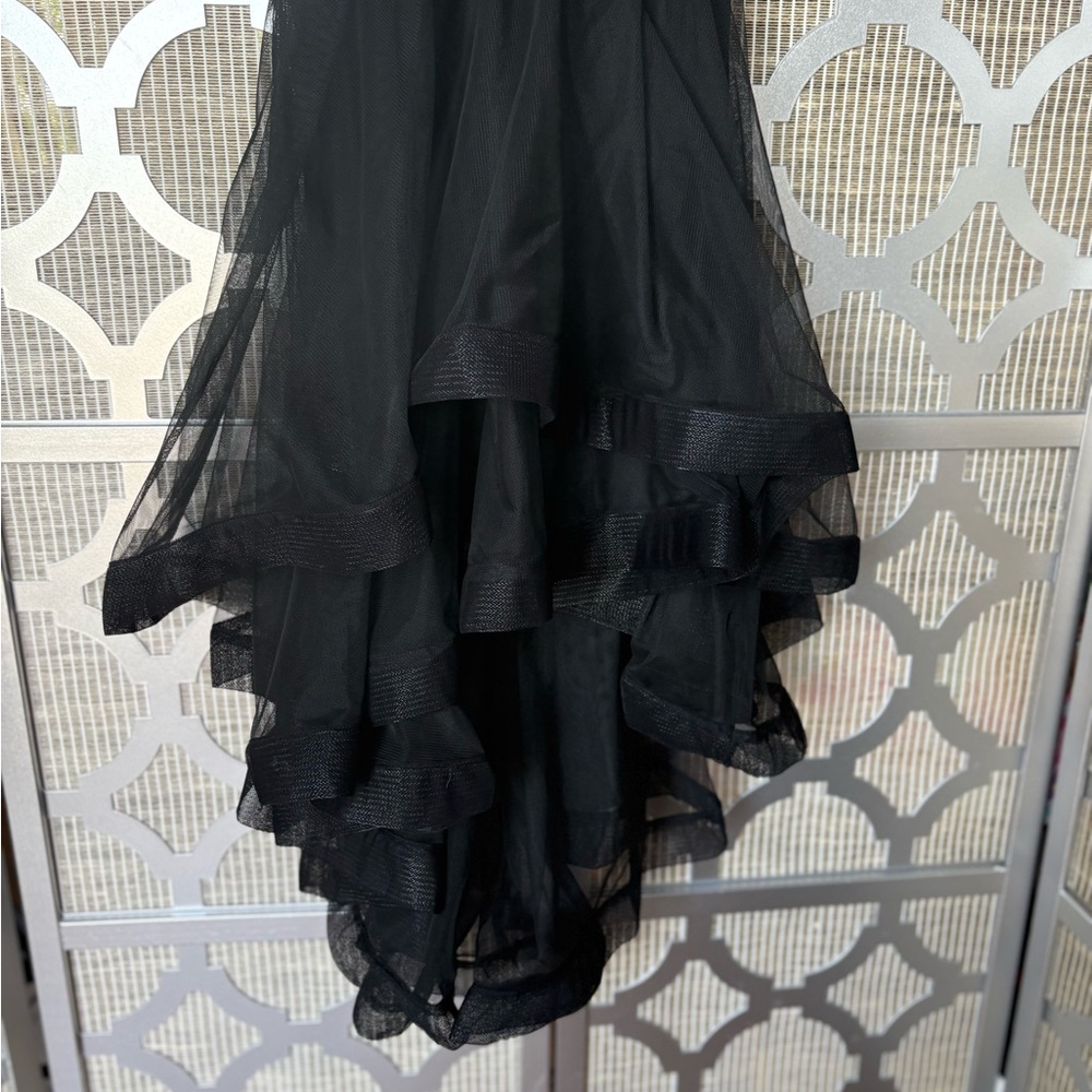 Elegant Black Lace High-Low Dress - Picture 5 of 11